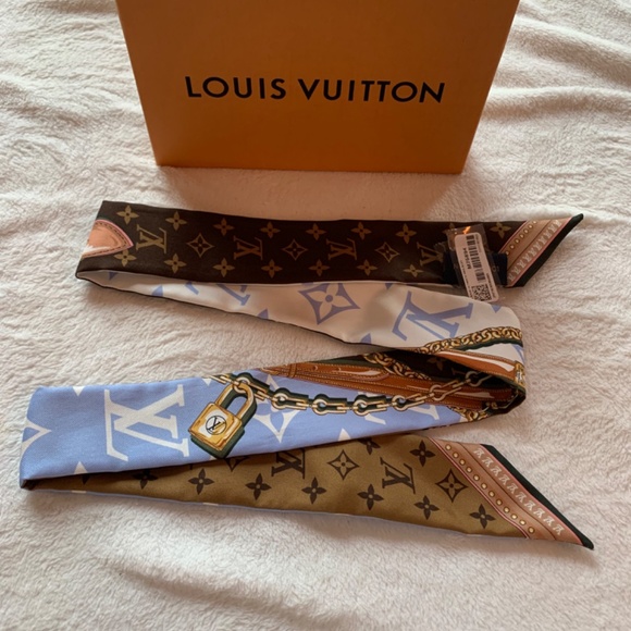 NEW LOUIS VUITTON BLUE & WHITE ULTIMATE MONOGRAM BB BANDEAU -  M76676 - Picture 4 of 14